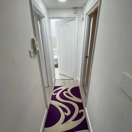 Апартаменты Luminous Family Flat Лондон Экстерьер фото